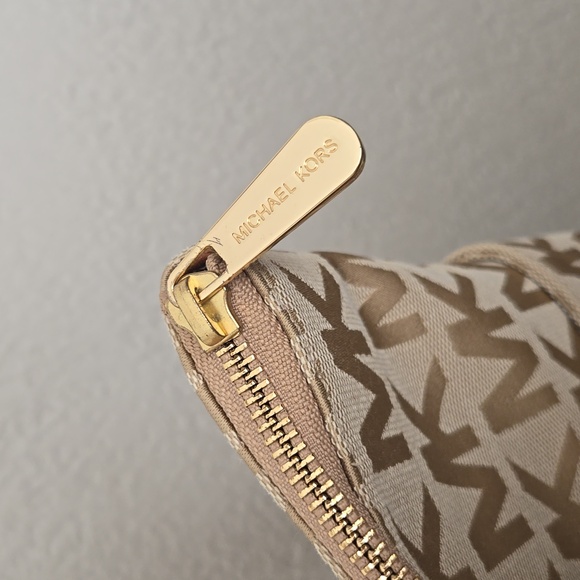 Michael Kors Tote - Picture 9 of 15